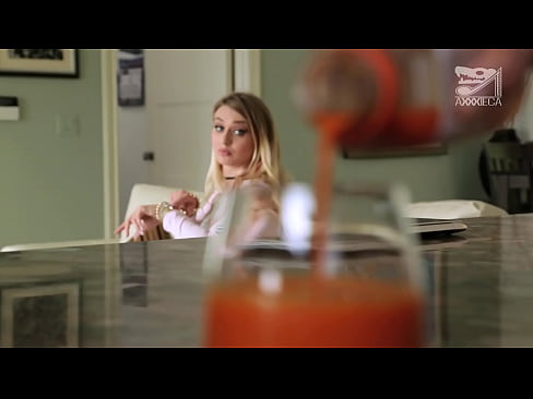 ❤️ Гарачая дзяўчына з вялікімі сіськамі і тугі шапіках атрымлівае член ад няўдачніка, але вельмі цяжка ❤️❌ Шлюхі у нас ☑